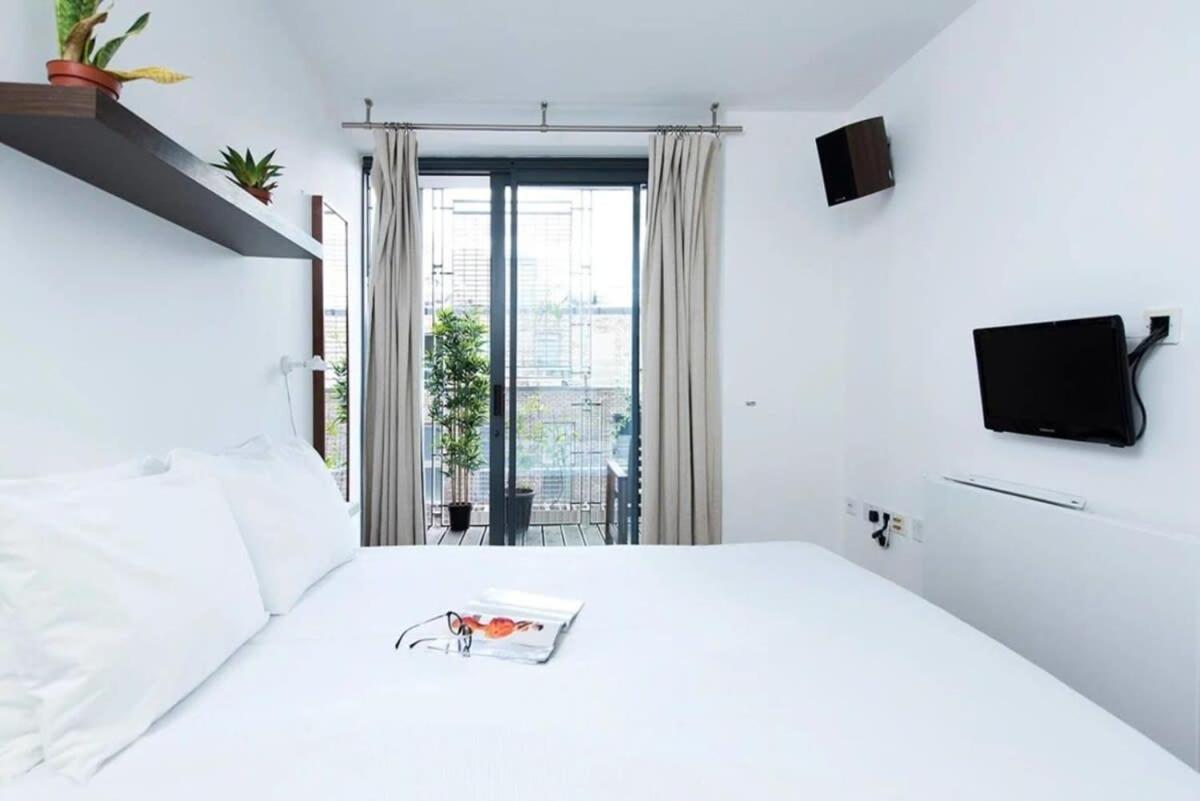 Modern 2 Bed Apartment W Balcony In London Exterior foto