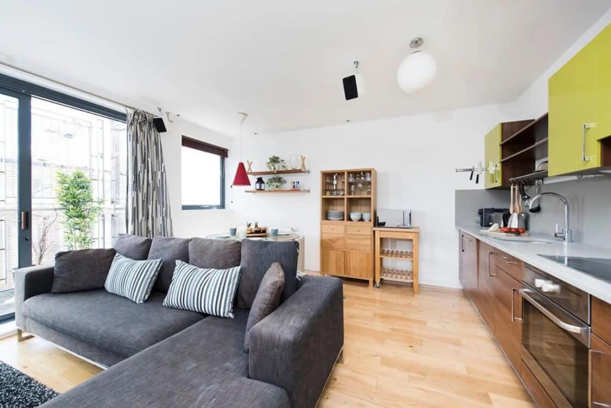 Modern 2 Bed Apartment W Balcony In London Exterior foto